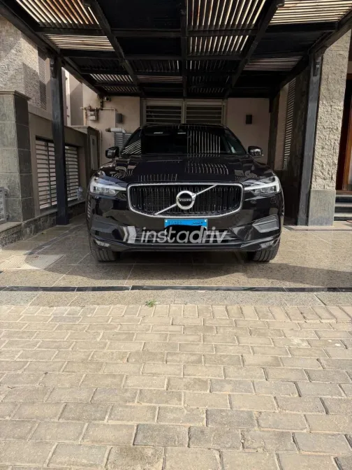 فولفو XC60 2021 أبيض مستعملة للبيع - 5