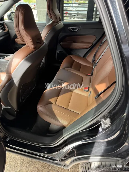 فولفو XC60 2021 أبيض مستعملة للبيع - 6