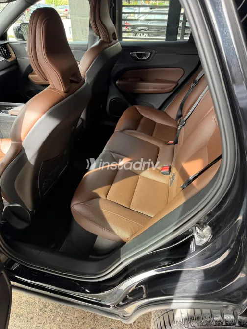 فولفو XC60 2021 أبيض مستعملة للبيع - 9
