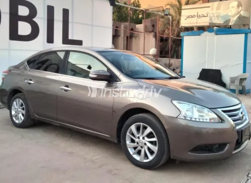 Nissan Sentra 2019 Gold Used for Sale - 2