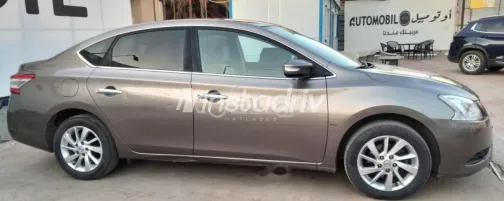 Nissan Sentra 2019 Gold Used for Sale - 4