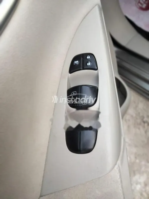 Nissan Sentra 2019 Gold Used for Sale - 10
