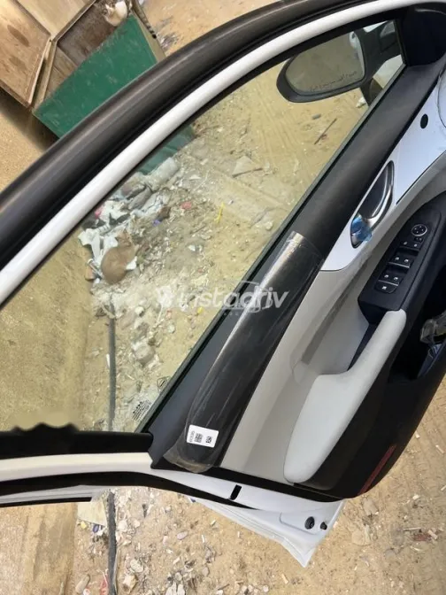 Kia Cerato 2024 White Used for Sale - 4