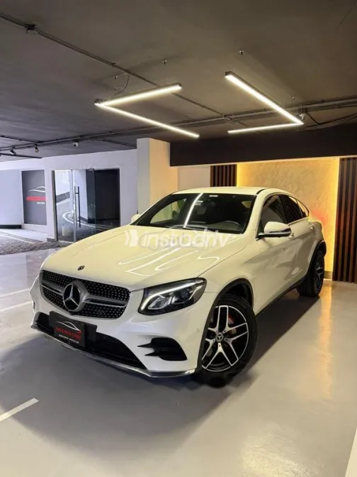 Mercedes GLC 250 2018 White Used for Sale - 2