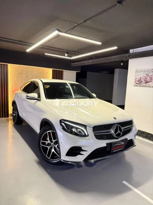 Mercedes GLC 250 2018 White Used for Sale - 3