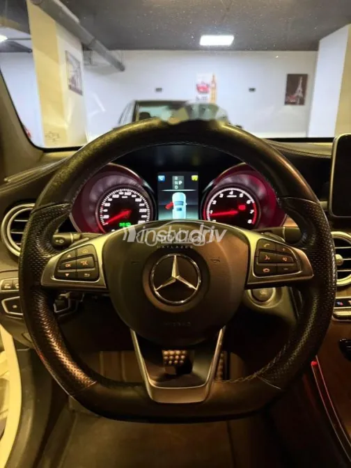 Mercedes GLC 250 2018 White Used for Sale - 5
