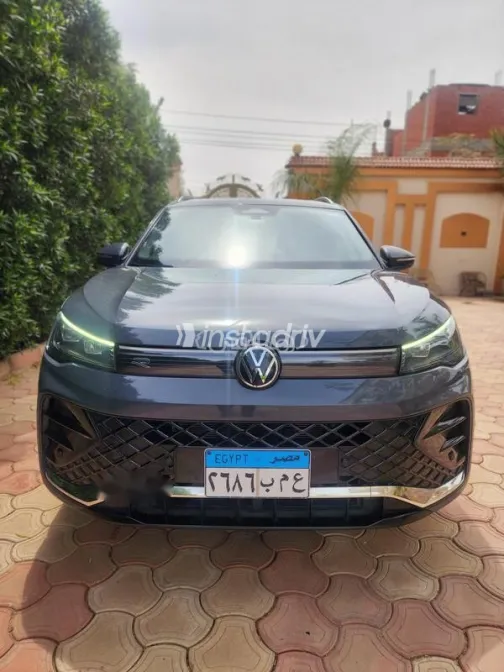 Volkswagen Tiguan 2024 White Used for Sale - 9
