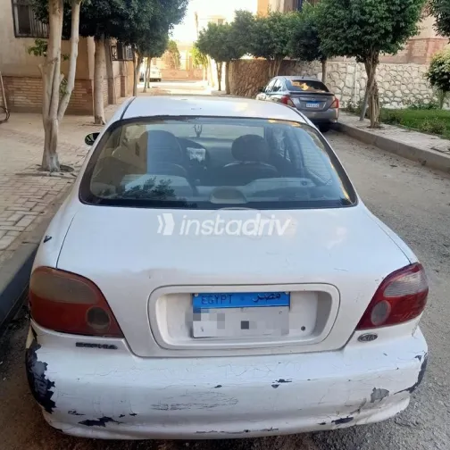 كيا سيفيا 2000 أبيض مستعملة للبيع - 2