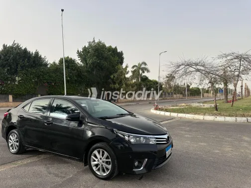 Toyota Corolla 2016 White Used for Sale - 1