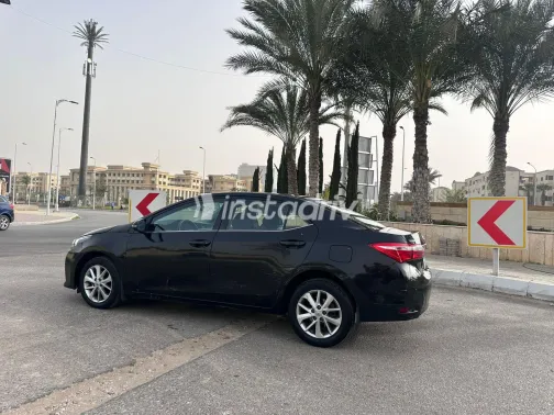 Toyota Corolla 2016 White Used for Sale - 4