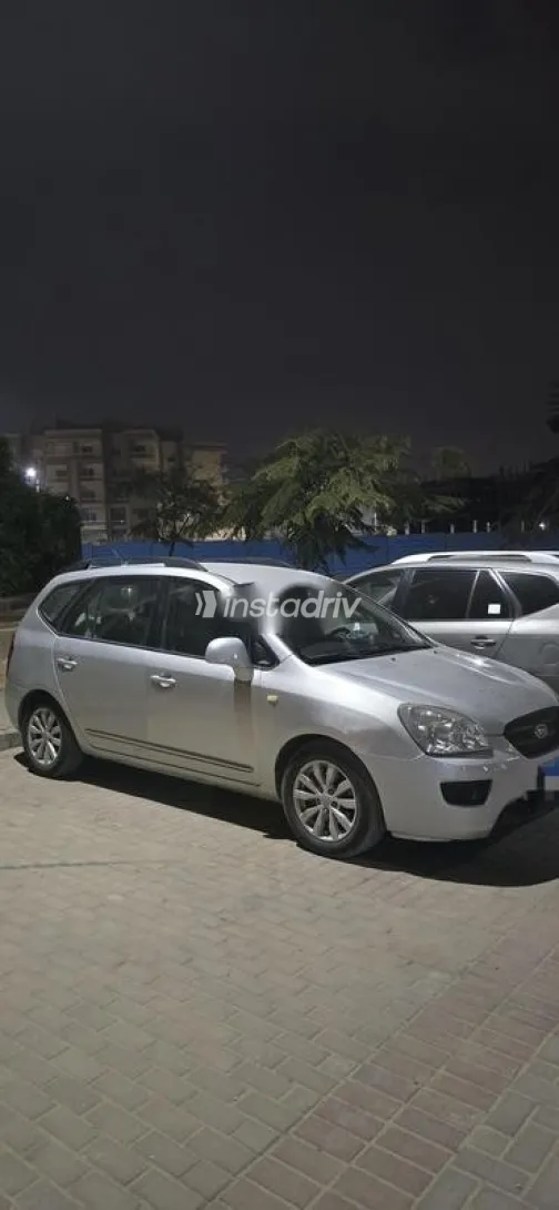 Kia Carens 2010 Silver Used for Sale - 3