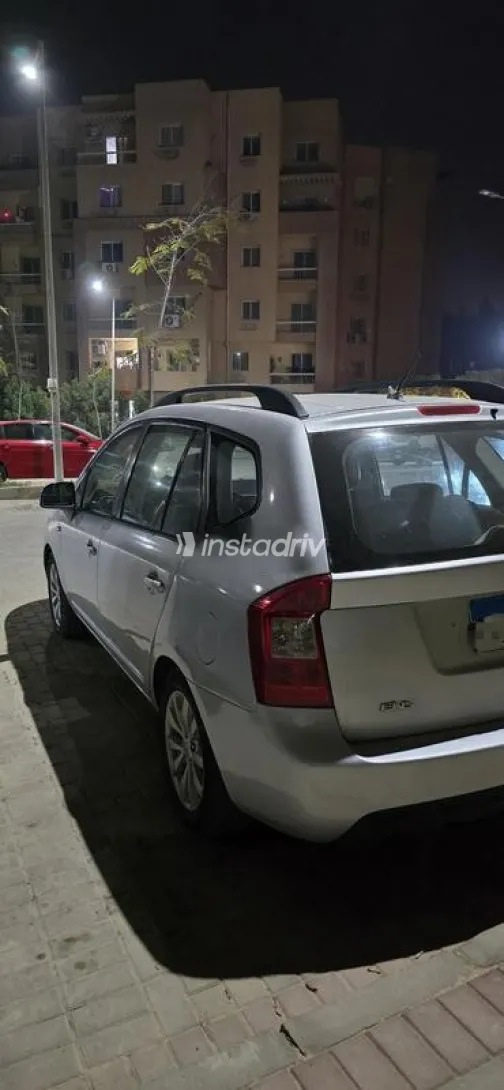 Kia Carens 2010 Silver Used for Sale - 4