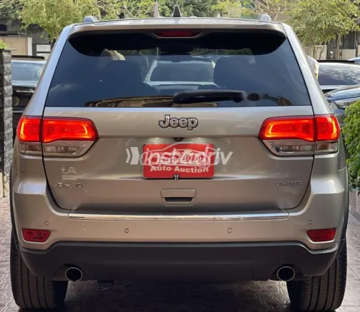Jeep Grand Cherokee 2017 Gray Used for Sale - 3
