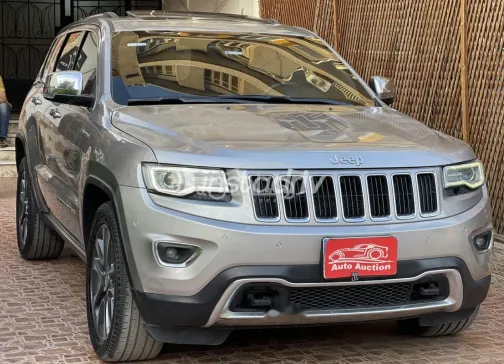 Jeep Grand Cherokee 2017 Gray Used for Sale - 4