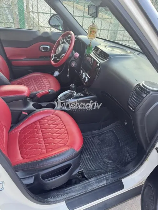 Kia Soul 2015 Beige Used for Sale - 8