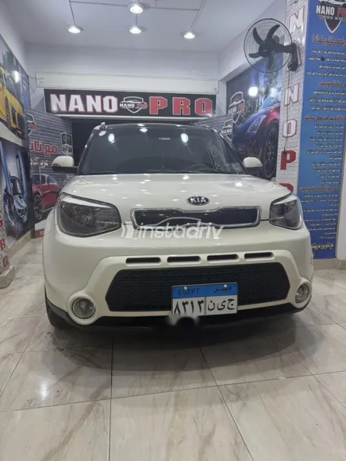 Kia Soul 2015 Beige Used for Sale - 10