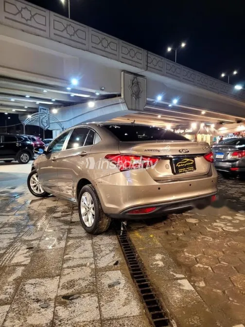 شيرى اريزو 5 2023 ذهبي مستعملة للبيع - 9