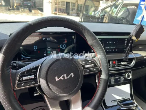 Kia Seltos 2023 White Used for Sale - 1