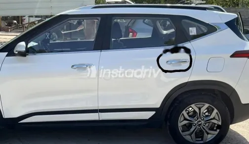 Kia Seltos 2023 White Used for Sale - 9