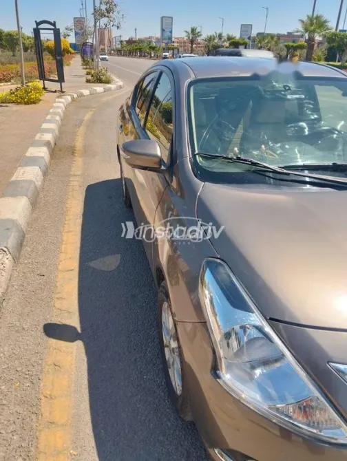 نيسان صنى 2021 أبيض مستعملة للبيع - 3