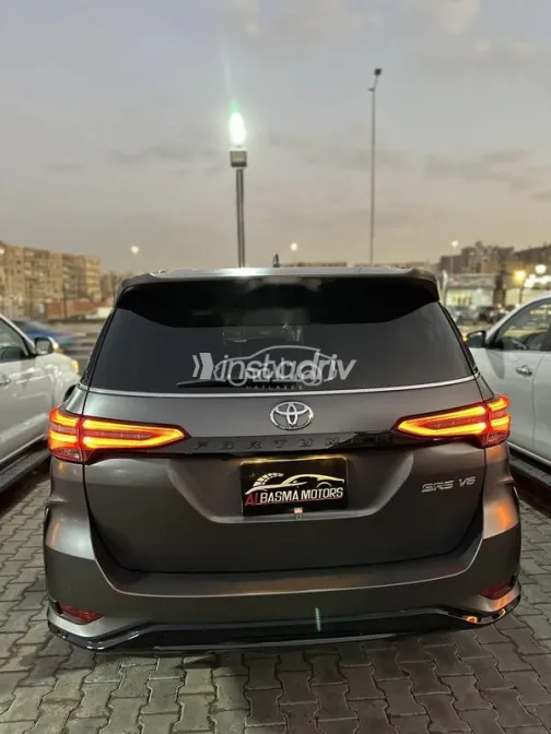 Toyota Fortuner 2023 Gray Used for Sale - 6