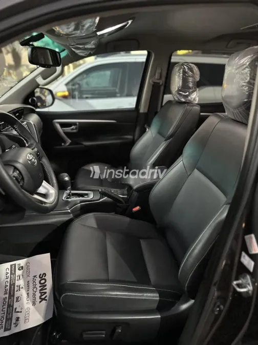 Toyota Fortuner 2023 Gray Used for Sale - 9