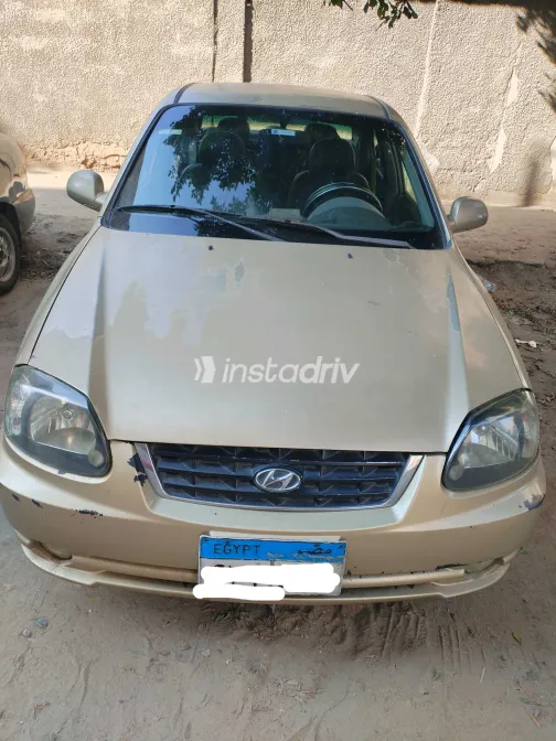 Hyundai Verna 2004 White Used for Sale - 3