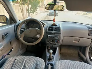 هيونداي فيرنا 2006 أبيض مستعملة للبيع