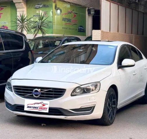 فولفو S60 2017 أبيض مستعملة للبيع - 3