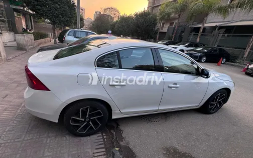 فولفو S60 2017 أبيض مستعملة للبيع - 9