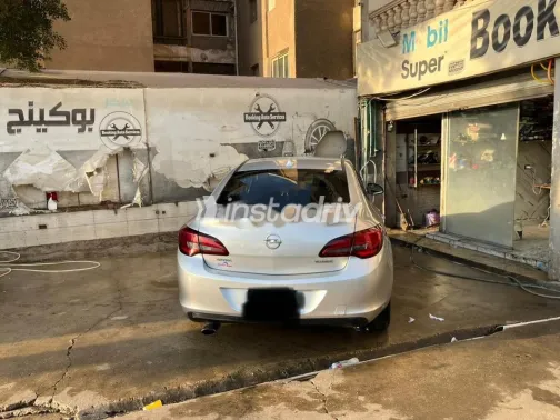 اوبل أسترا 2021 أبيض مستعملة للبيع - 3