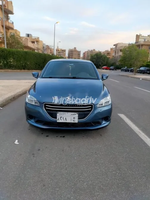 بيجو 301 2015 بترولي مستعملة للبيع - 2