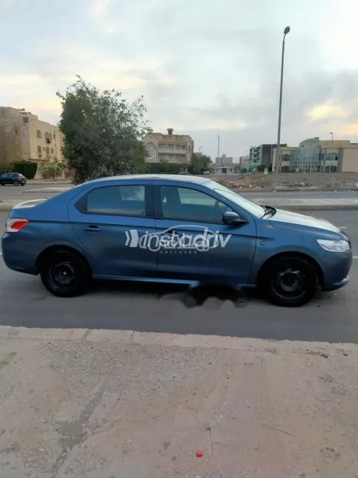 بيجو 301 2015 بترولي مستعملة للبيع - 4