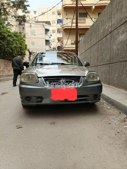 هيونداي فيرنا 2010 رمادي غامق مستعملة للبيع - 2