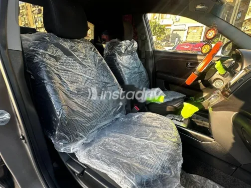 Hyundai Elantra 2018 Brown Used for Sale - 9
