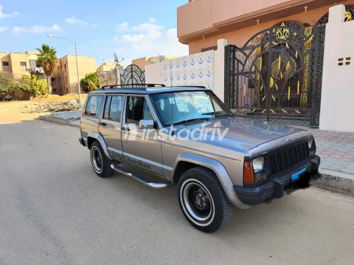 Jeep Cherokee 1995 White Used for Sale - 5