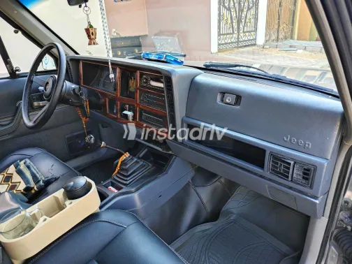 Jeep Cherokee 1995 White Used for Sale - 6