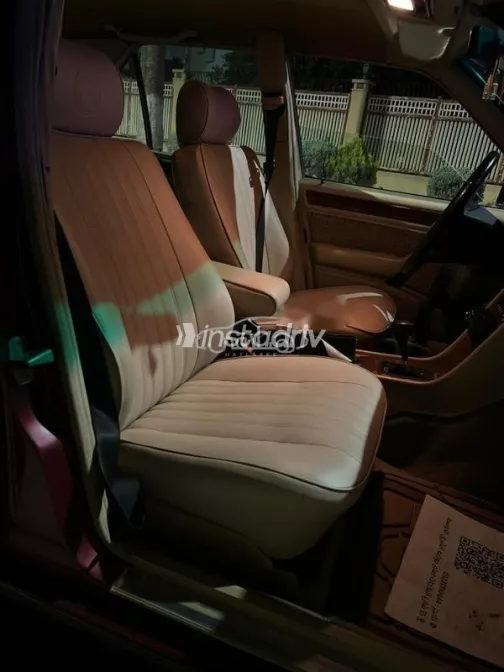 Mercedes E 200 1991 White Used for Sale - 2