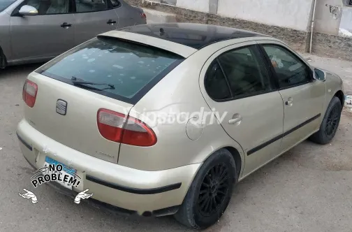 Seat Leon 2003 Gold Used for Sale - 2