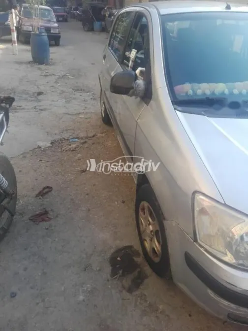 هيونداي جيتز 2005 فضي مستعملة للبيع - 3