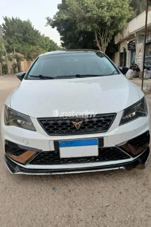 Seat Leon 2019 White Used for Sale - 4