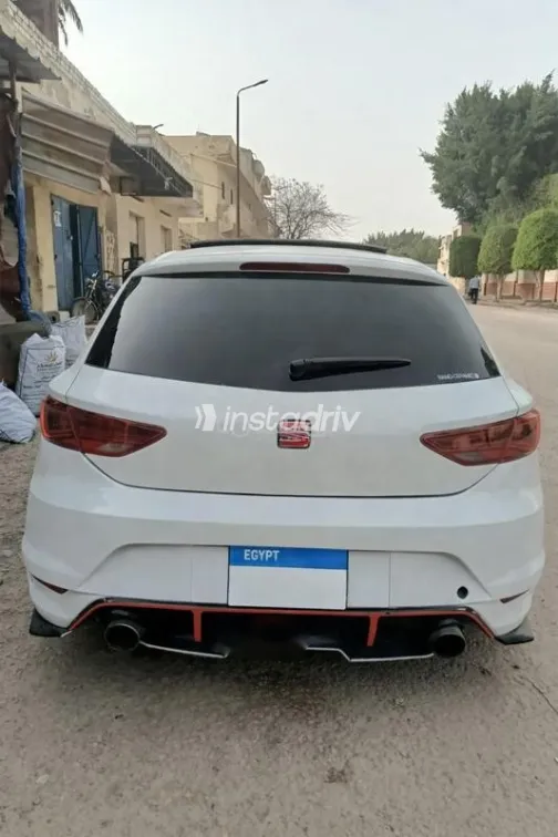 Seat Leon 2019 White Used for Sale - 5