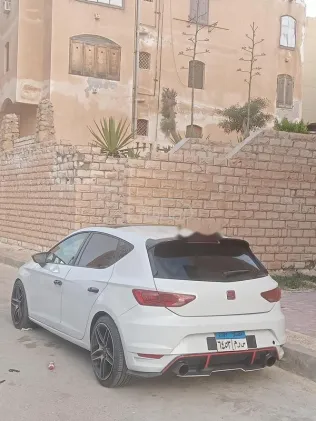 Seat Leon 2019 White Used for Sale