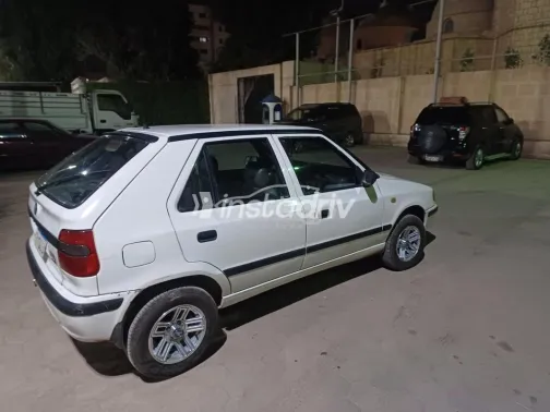 سكودا فيليشيا 1999 أبيض مستعملة للبيع - 3