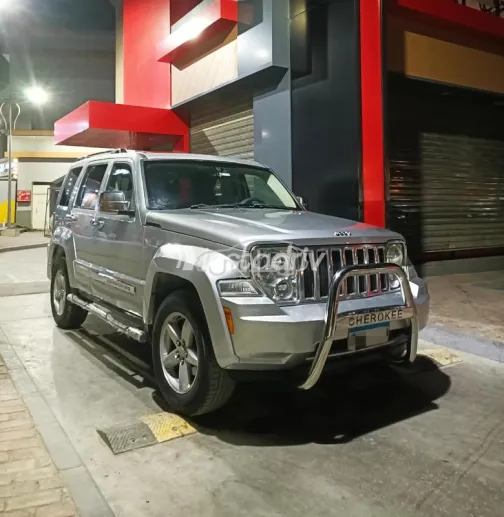 Jeep Cherokee 2009 Silver Used for Sale - 5