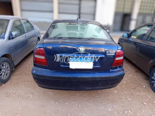 سكودا اوكتافيا A4 1998 أزرق مستعملة للبيع - 1