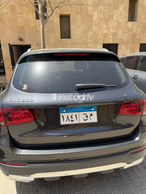 مرسيدس GLC 200 2021 أبيض مستعملة للبيع - 2