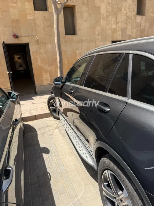 مرسيدس GLC 200 2021 أبيض مستعملة للبيع - 5