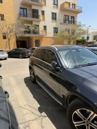 مرسيدس GLC 200 2021 أبيض مستعملة للبيع