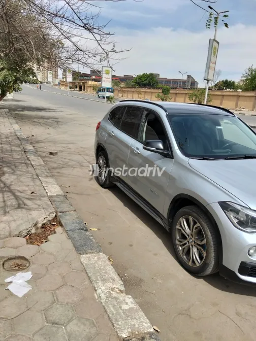 بي ام دبليو X1 2018 أبيض مستعملة للبيع - 6